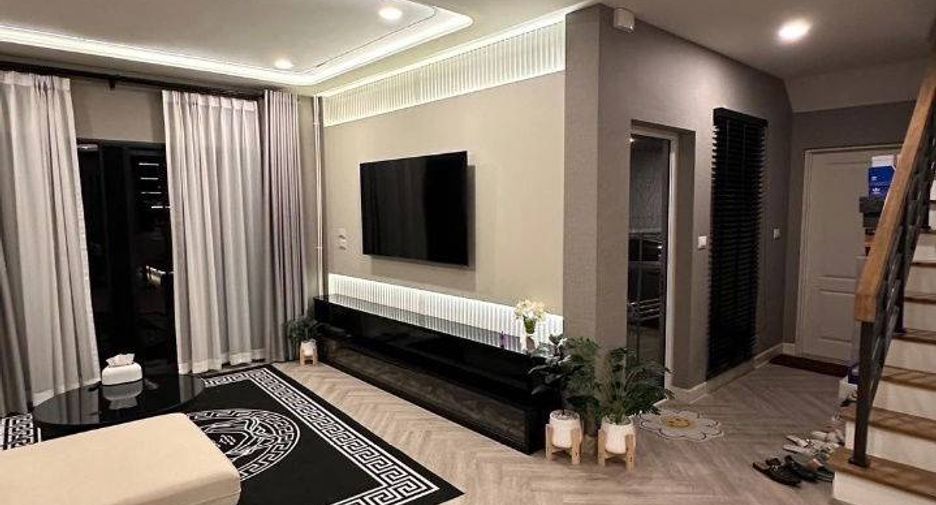 Casa en alquiler y en venta de 4 habitaciones en Thung Khru, Bangkok