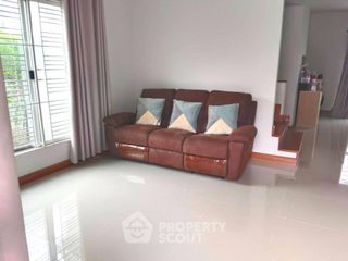 Haus zum Kauf mit 3 Zimmer in Si Racha, Chonburi