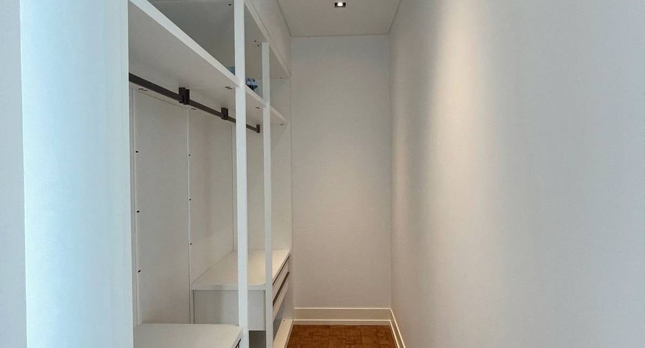 For sale 2 bedrooms condo in Sathon, Bangkok
