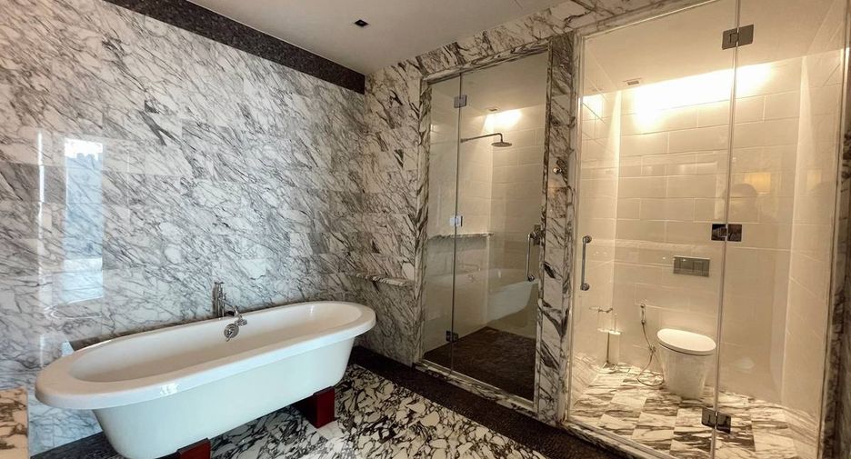 For sale 2 bedrooms condo in Sathon, Bangkok
