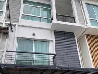 For sale 3 bedrooms townhouse in Prawet, Bangkok