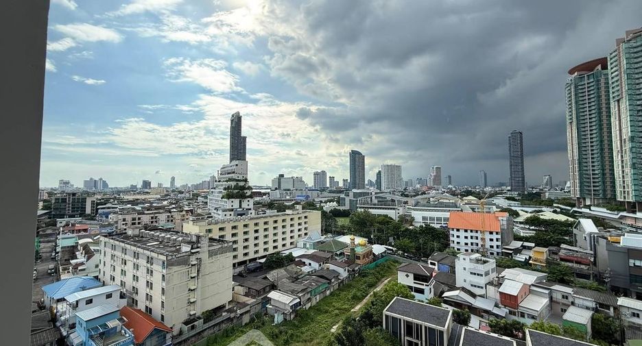 For sale 3 bedrooms condo in Bang Kho Laem, Bangkok