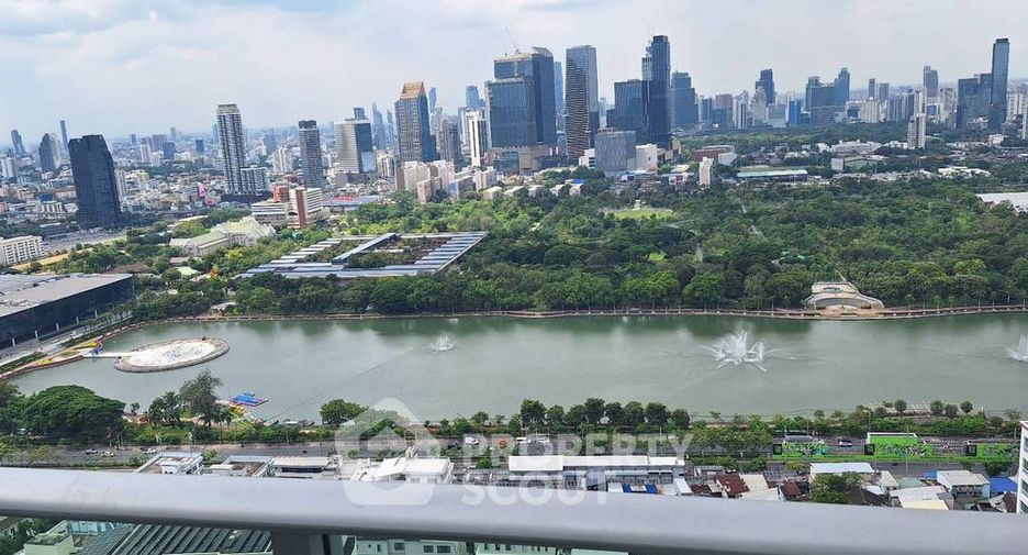 For sale 3 bedrooms condo in Khlong Toei, Bangkok