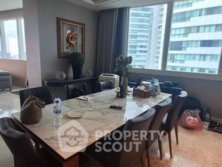 For sale 3 bedrooms condo in Khlong Toei, Bangkok