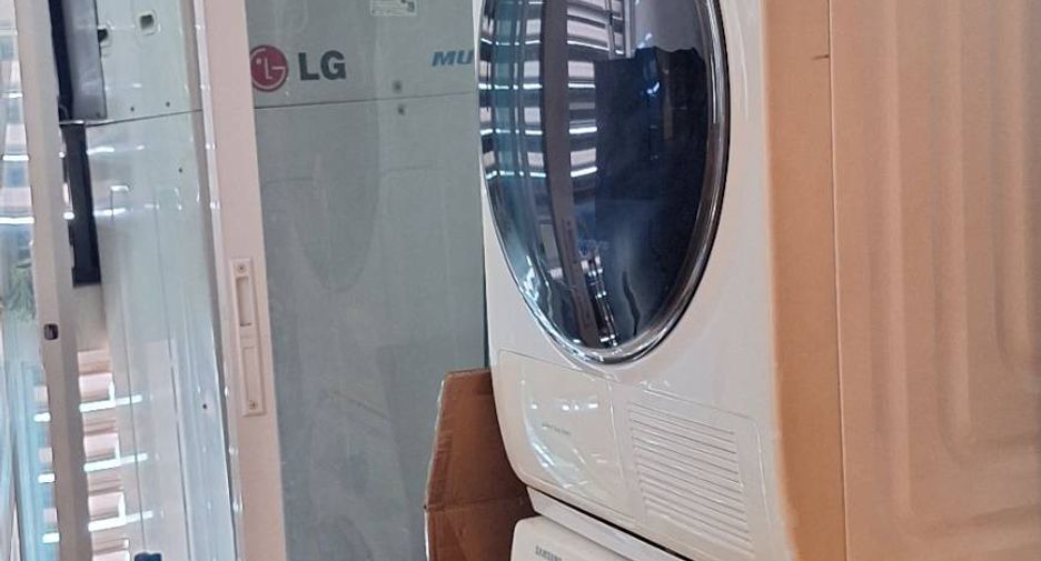 For sale 3 bedrooms condo in Khlong Toei, Bangkok