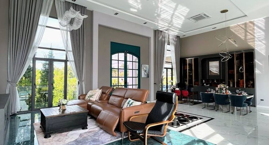 À vendre 4 chambres villa à Bang Lamung, Chonburi