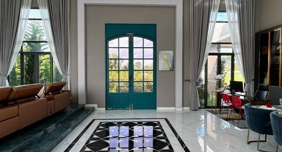 À vendre 4 chambres villa à Bang Lamung, Chonburi