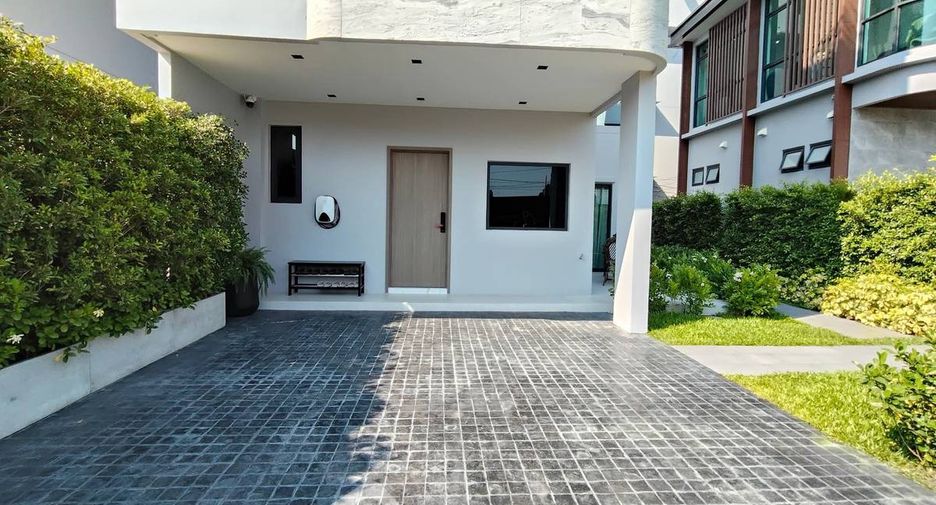 For sale 4 bedrooms house in Din Daeng, Bangkok