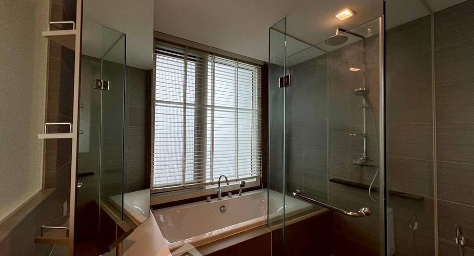 For sale 3 bedrooms condo in Khlong Toei, Bangkok