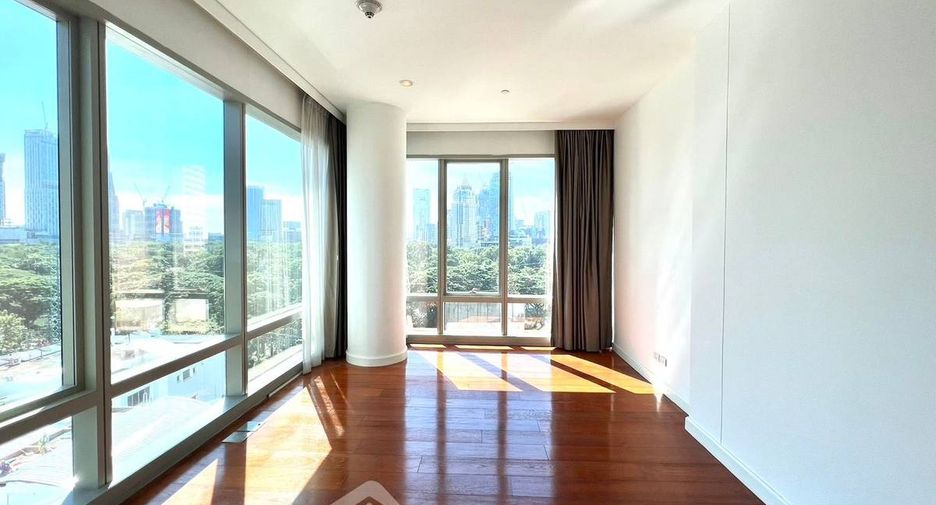 For sale 3 bedrooms condo in Pathum Wan, Bangkok