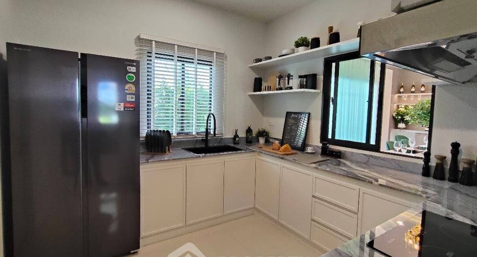 For sale 4 bedrooms house in Bang Phli, Samut Prakan