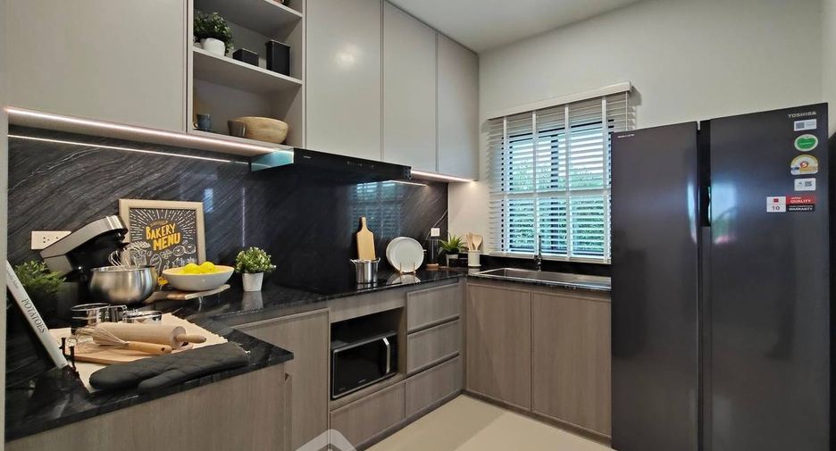 For sale 4 bedrooms house in Bang Phli, Samut Prakan