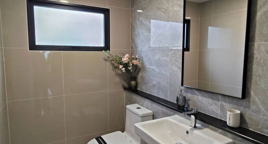 For sale 4 bedrooms house in Bang Phli, Samut Prakan