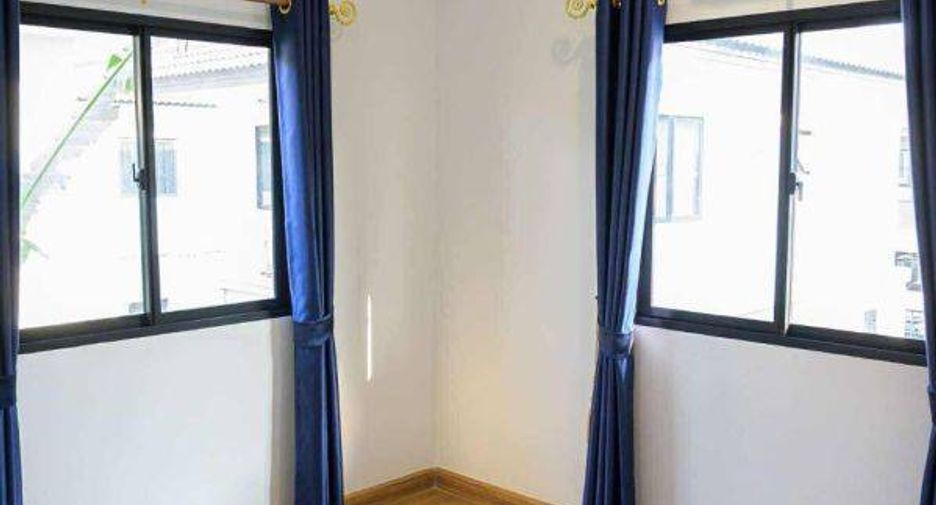For sale 3 bedrooms house in Thung Khru, Bangkok