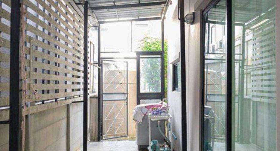 For sale 3 bedrooms house in Thung Khru, Bangkok