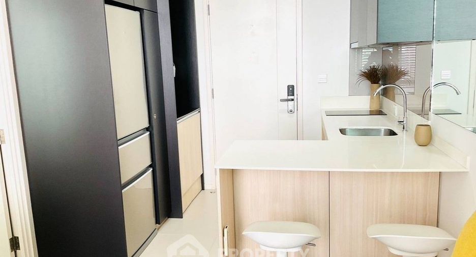 For sale 1 bed condo in Khlong Toei, Bangkok