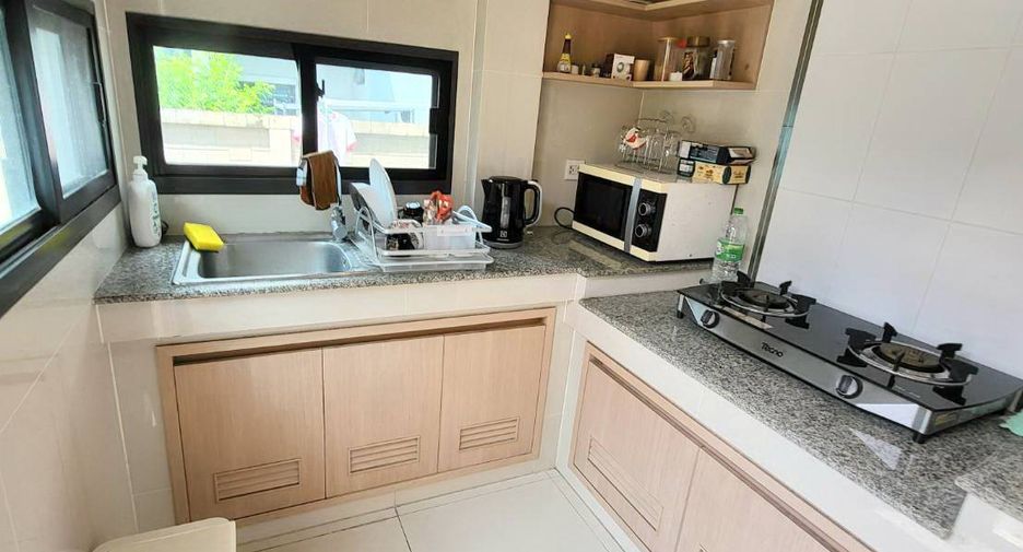 For sale 3 bedrooms house in Bang Kapi, Bangkok