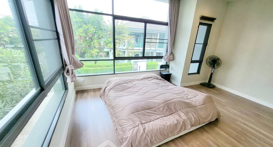 For sale 3 bedrooms house in Bang Kapi, Bangkok