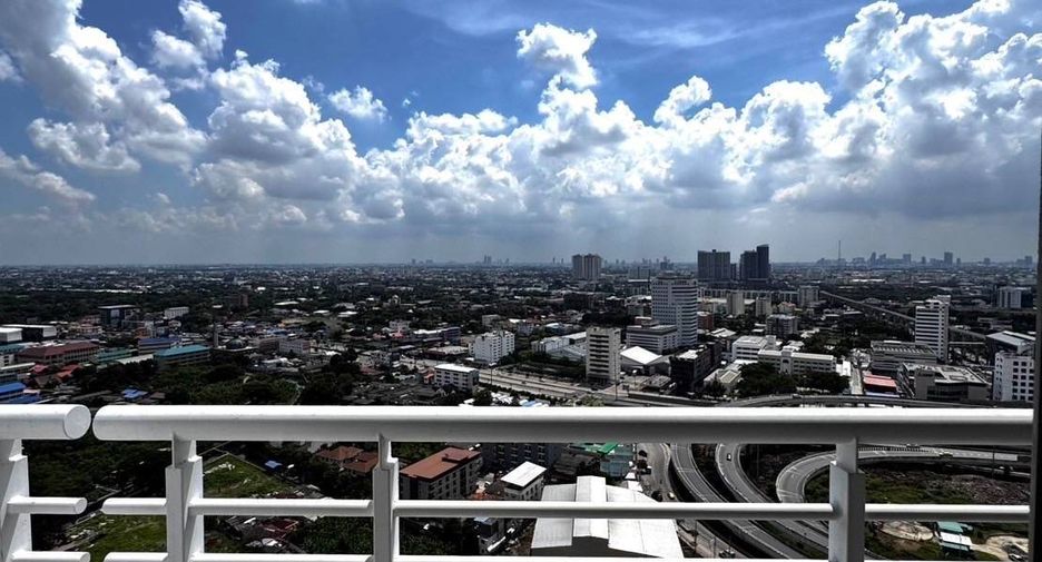 For sale 2 bedrooms condo in Bang Kapi, Bangkok