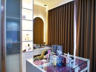 Condo en venta de 4 habitaciones en Bang Kho Laem, Bangkok