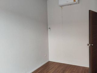 For sale 4 ベッドルーム townhouse in Saphan Sung, Bangkok