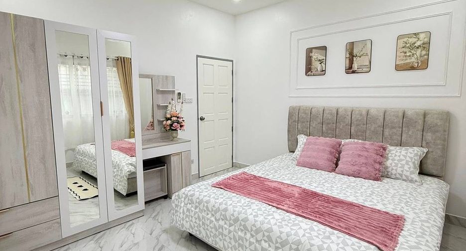For sale 4 ベッドルーム house in Bang Lamung, Chonburi