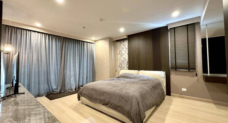 For sale 2 bedrooms condo in Yan Nawa, Bangkok