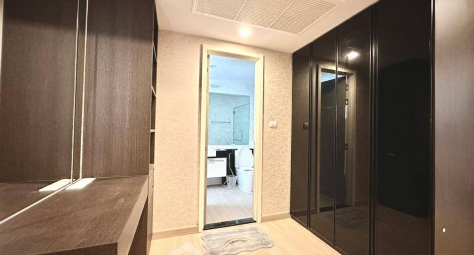 For sale 2 bedrooms condo in Yan Nawa, Bangkok