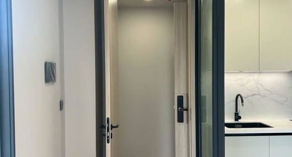For sale 2 bedrooms condo in Phaya Thai, Bangkok