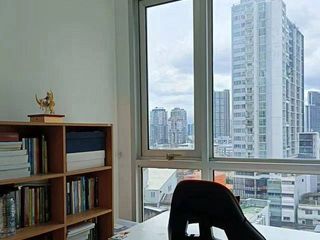For sale 3 bedrooms condo in Watthana, Bangkok