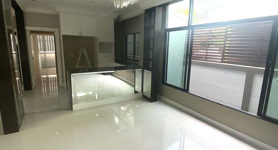 For sale 4 ベッドルーム house in Prawet, Bangkok