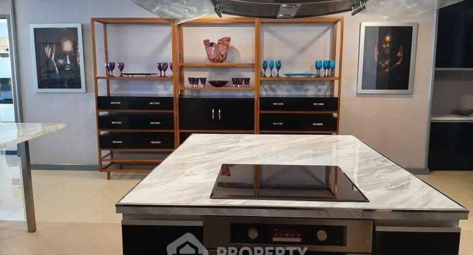 For sale 3 bedrooms condo in Sattahip, Chonburi