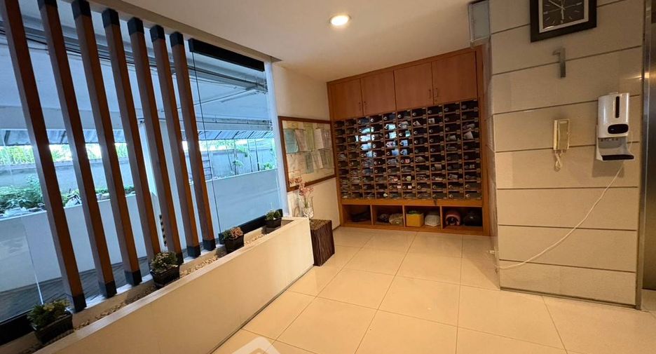 For sale 2 ベッドルーム condo in Dusit, Bangkok