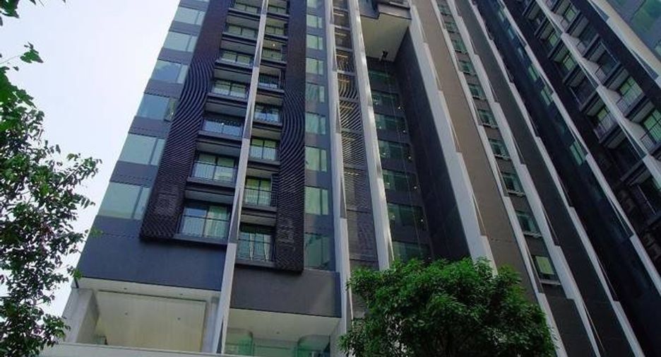 For sale 1 bed condo in Khlong Toei, Bangkok
