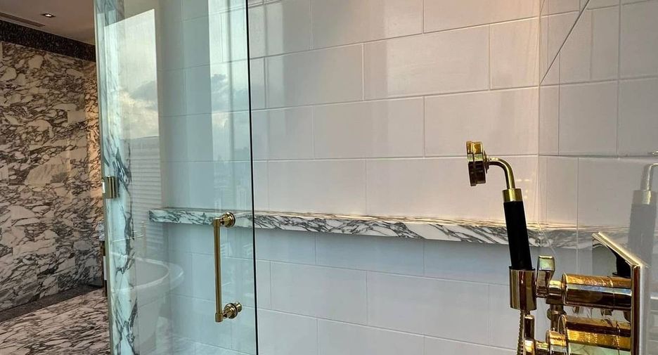 For sale 3 bedrooms condo in Sathon, Bangkok
