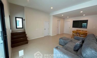 Casa adosada en venta de 3 habitaciones en Prawet, Bangkok