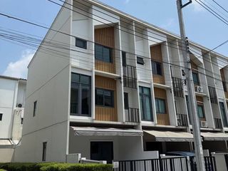出售 3 卧室 联排别墅 在 Prawet, 曼谷