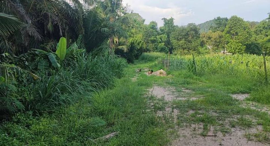 For sale 3 bedrooms house in Ban Bueng, Chonburi