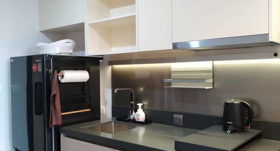 À vendre 1 chambre condo à Khlong Toei, Bangkok