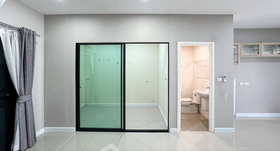 For sale 4 bedrooms house in Bang Khen, Bangkok