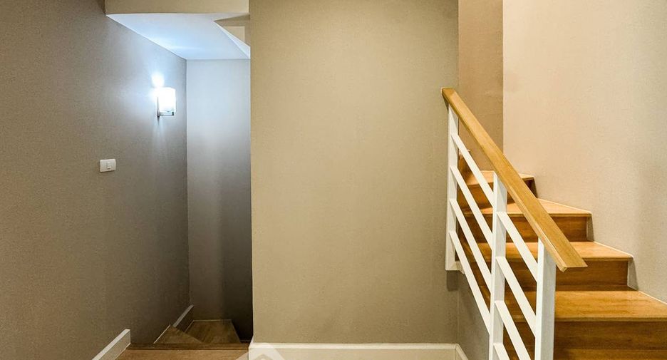 For sale 4 bedrooms house in Bang Khen, Bangkok