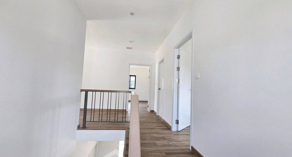 For sale 4 bedrooms house in Min Buri, Bangkok