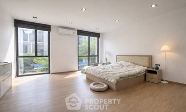For sale 3 bedrooms townhouse in Wang Thonglang, Bangkok