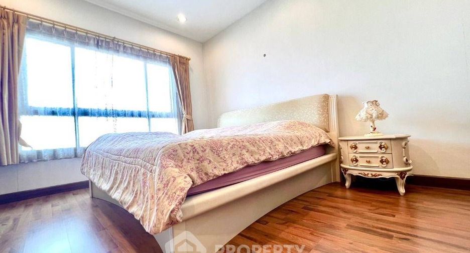 For sale 2 bedrooms condo in Khlong San, Bangkok