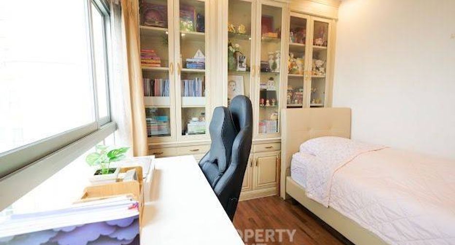 For sale 2 bedrooms condo in Khlong San, Bangkok