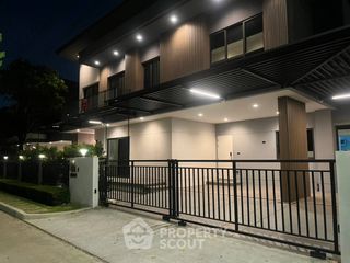 For sale 6 bedrooms house in Lat Krabang, Bangkok