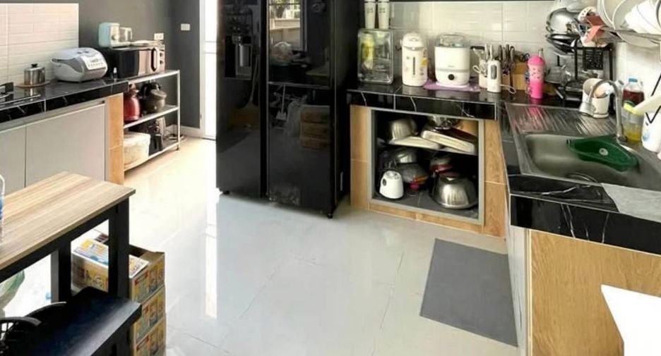 Casa en venta de 4 habitaciones en Don Mueang, Bangkok