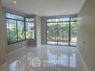 For sale 4 bedrooms house in Khan Na Yao, Bangkok