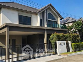 For sale 4 bedrooms house in Khan Na Yao, Bangkok