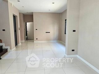 For sale 4 bedrooms house in Khan Na Yao, Bangkok